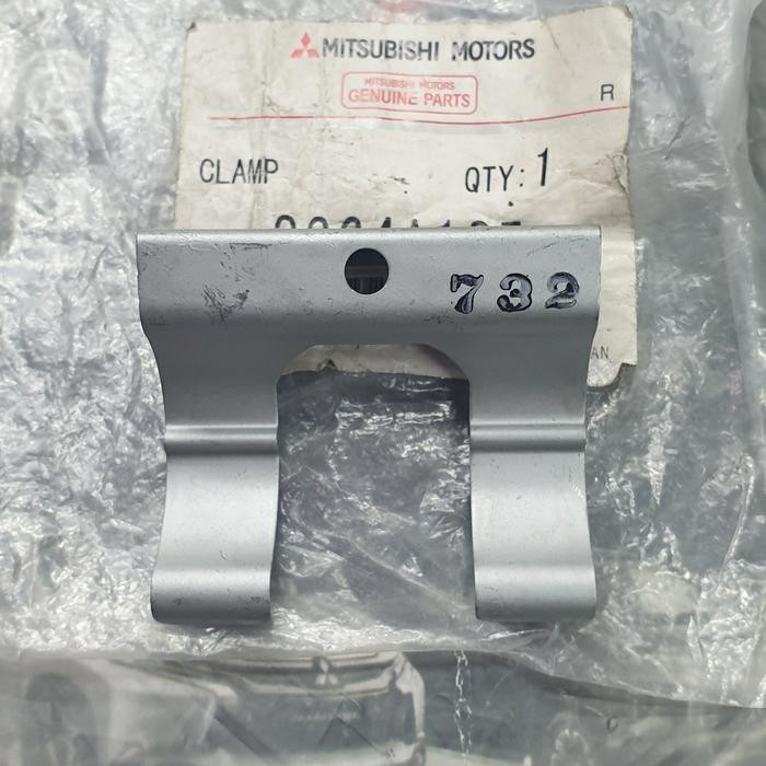 Jual Braket Nozzle Headlamp Washer Asli Mitsubishi Pajero Sport