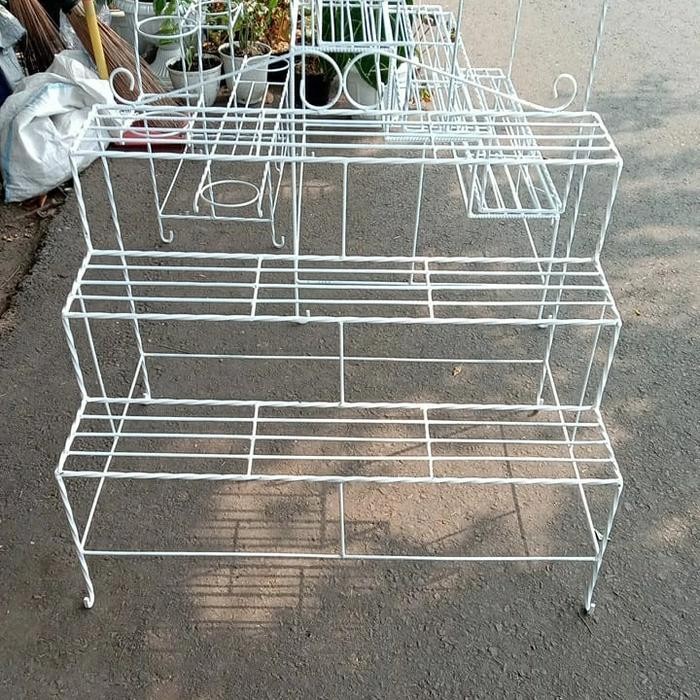 rak besi 3 susun tanaman hias