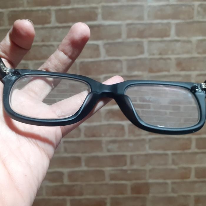 Service kacamata Pindah lensa