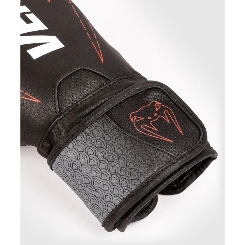 Venum Okinawa 3.0 Muaythai Boxing Gloves Black/Red