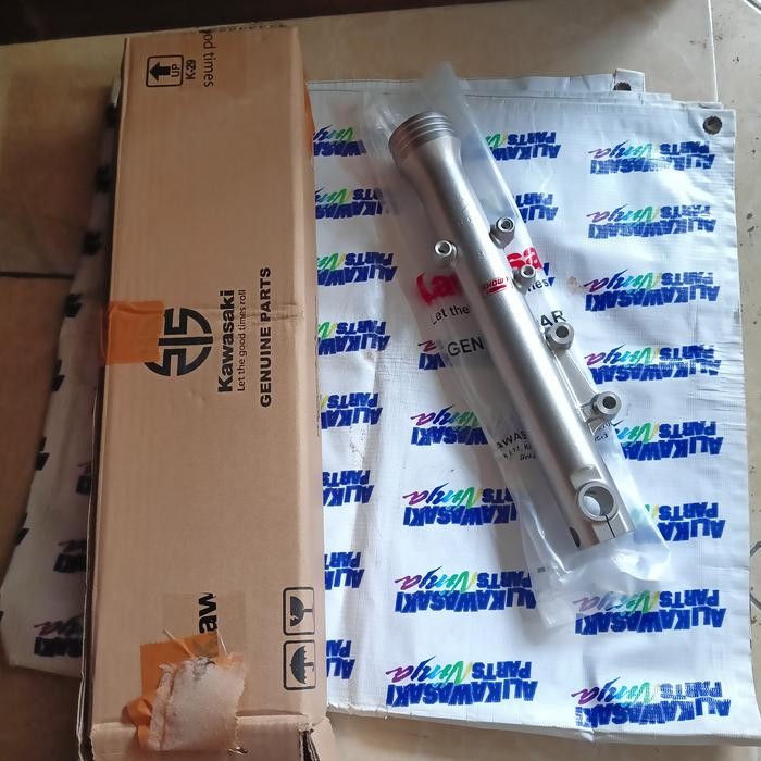 Tabung Sok Bottom Shock Depan Kanan Ninja R Ss Original