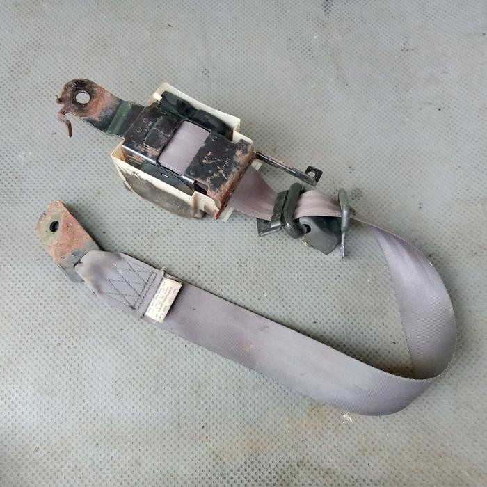 seat belt safety belt Mitsubishi eterna depan kanan