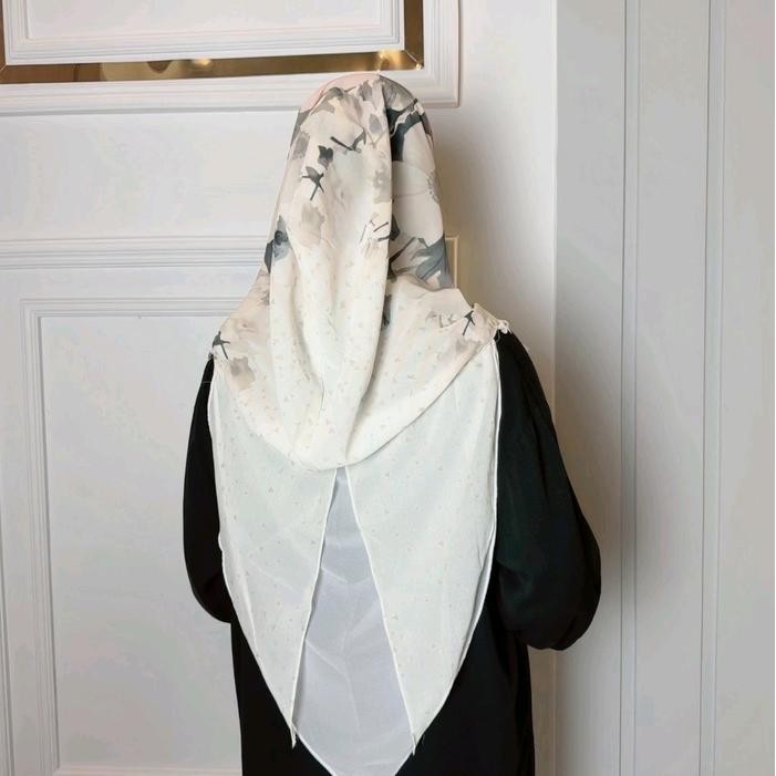 Pilihan- Desvika - Nayla Motif 684 Hijab Instan Hodie Laser Softpad Antem Ceruty Babydoll