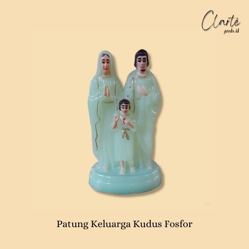 Patung Keluarga Kudus Fosfor