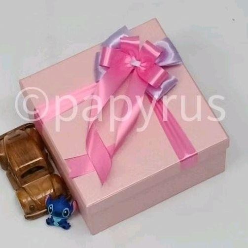 

Pilihan- Papyrus 20X20 Tinggi 10Cm Kotak Kado Gift Box V3