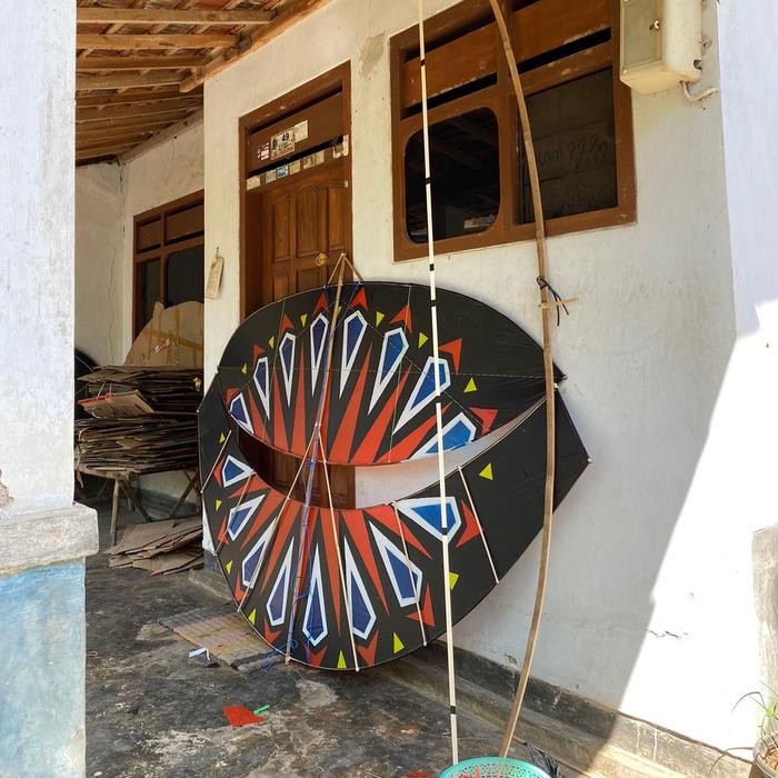 Layangan Pegon Motif Arsir 2.5m Bambu