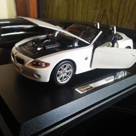 diecast bmw z4 skala 1:24