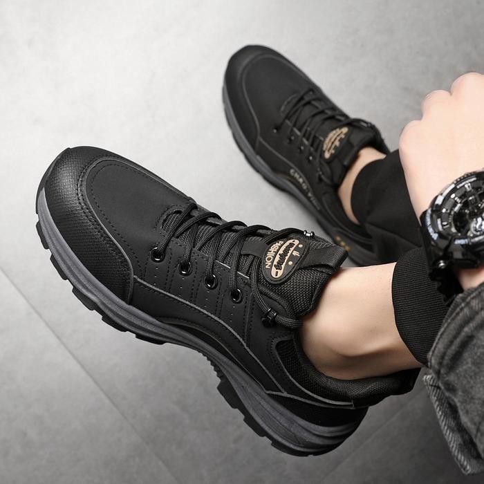 Leedoo Sepatu Hiking Hitam Pria Sepatu Cowok Outdoor Sneakers Lari Pria Casual Kekinian Sepatu Kulit