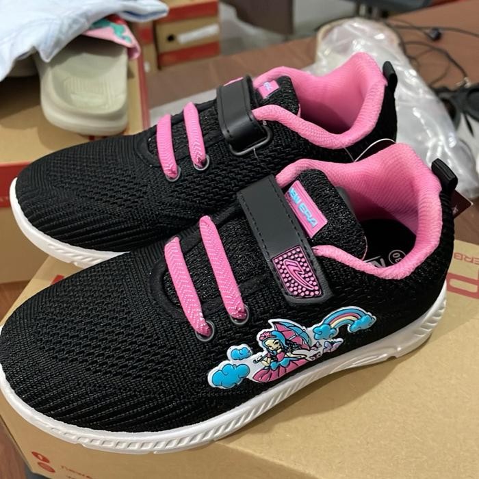 SEPATU ANAK CEWE NEW ERA - RATU MINI 02 - HITAM MERAH FUSHIA