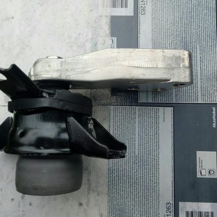 Engine Mounting Kanan Sirion.