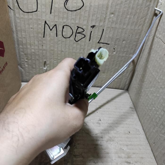 Door Lock Pintu Bagasi apv Arena Original