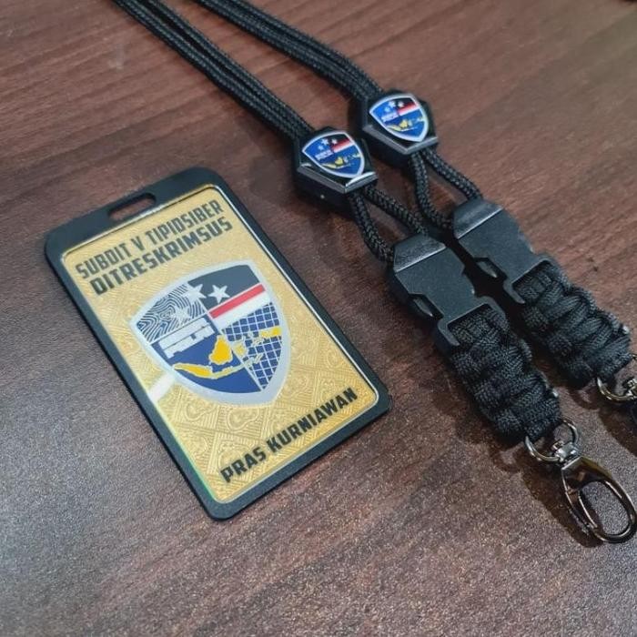 

Plat Id Card Lencana Logo Siber Polri
