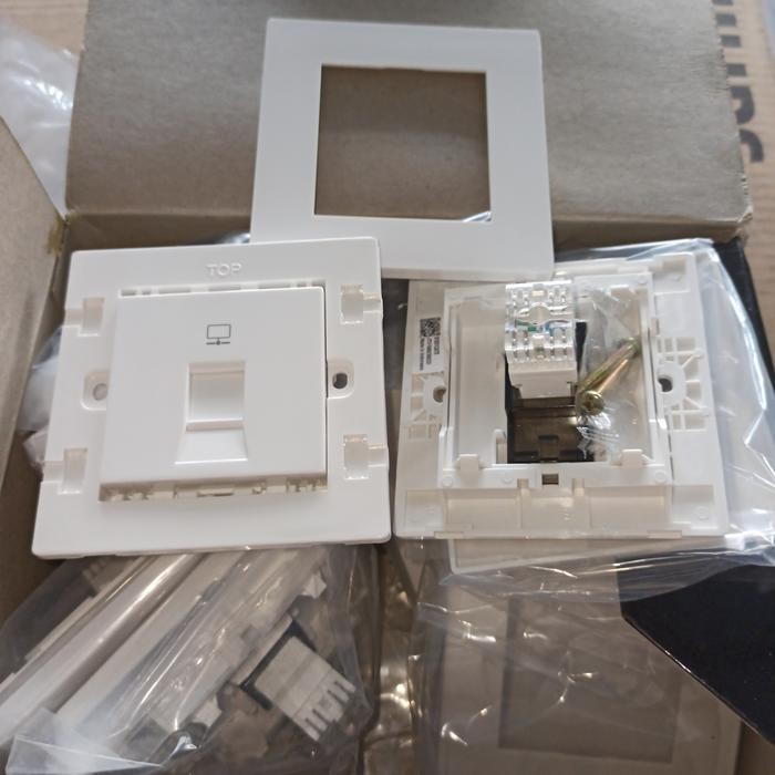 Pilihan- Stop Data Cat 5 B1031 Boss / Outlet Rj45 Cat5E Data Boss
