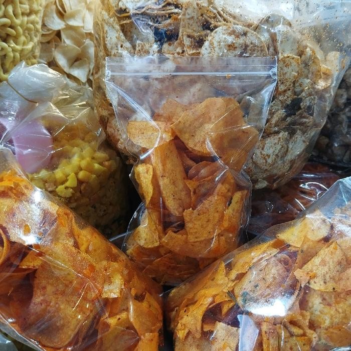 

ASLI balado 1g.Cemilan khas bukittinggi Makanan Pedas Camilan Food Snack Ubi Keripik READY STOCK