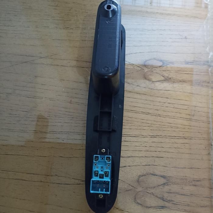 Switch Power Window Belakang Kiri Kia Rio