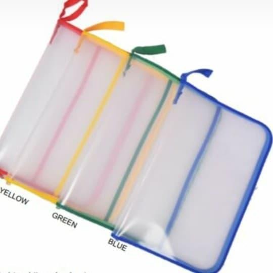 

Map Plastik Sleting ( Zipper Bag ) Jaring Folio Merk Grand - Merah