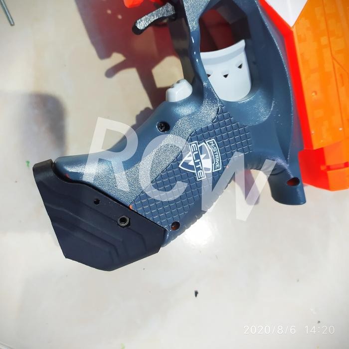 j225- Nerf Stryfe Grip Heel