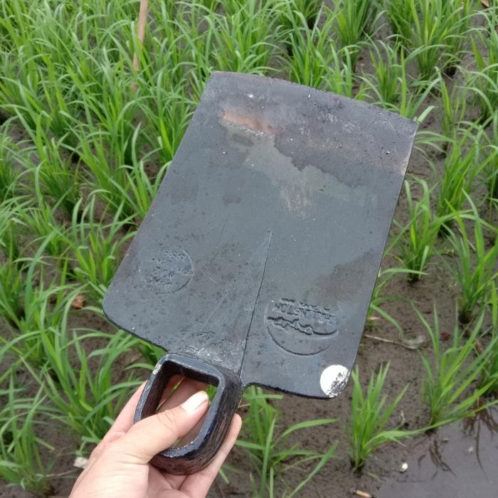 cangkul sawah anti lengket