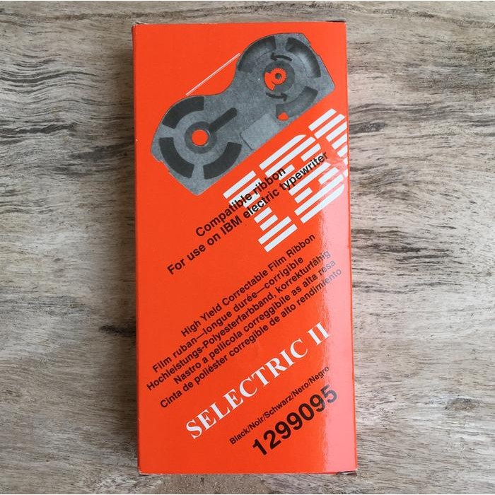 

PITA MESIN TIK GRADE 1 IBM SELECTRIC II CORRECTABLE TYPEWRITER RIBBON
