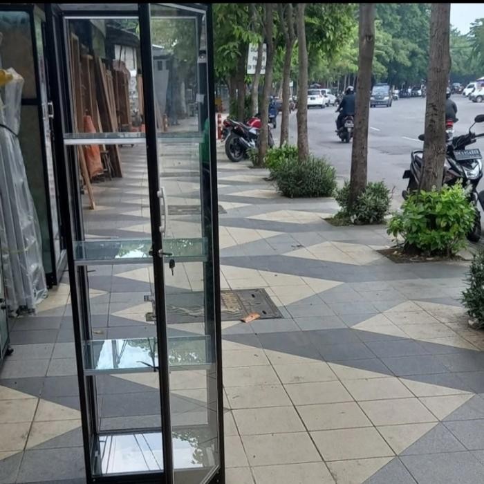 KDM- Lemari Kaca Aluminium Minimalis/ Display Cabinet/ Lemari Tas
