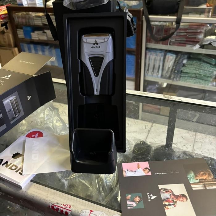 i63w- Andis Shaver Profoil Titanium Shaver Andis Black