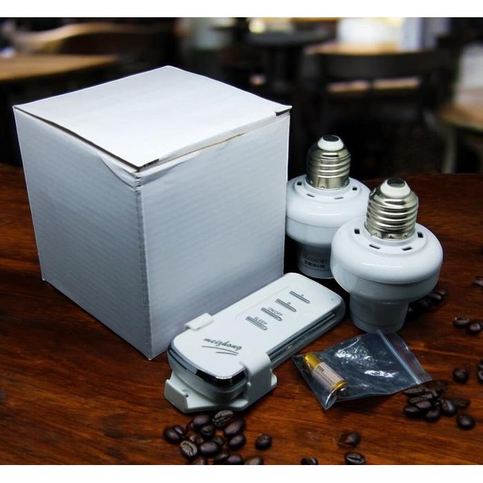 Cuci Gudang Fitting Lampu Dengan Remote Control.....1 Remote 2 Fittings