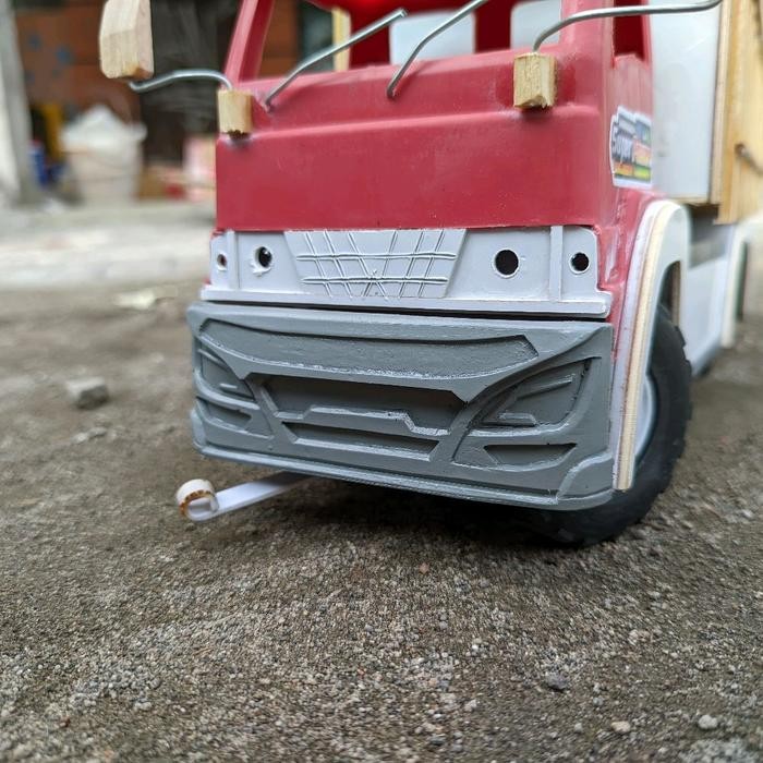 miniatur truk plastik modifikasi
