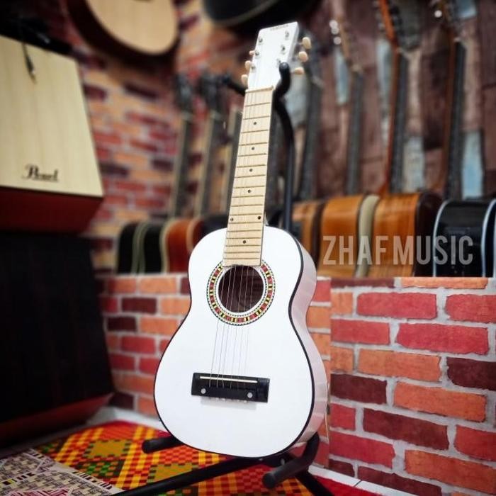 Gitarlele Gitar Kecil Senar 6 (Free Pik Gitar)
