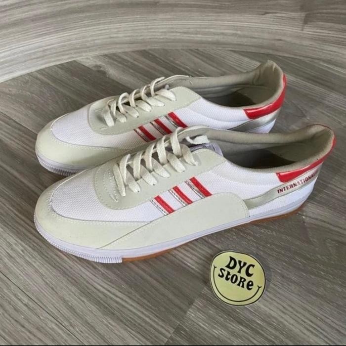 Sepatu Capung Kodachi Putih