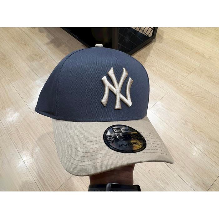 Topi New Era 9Forty A-Frame New York Yankees Midnight Desert Snapback Cap