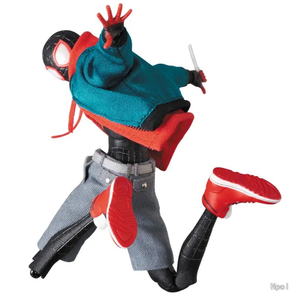 MAFEX No.235 Peter B. Parker & No.236 Miles Morales Renewal Ver. Spider-Man Into Spider-Verse Action