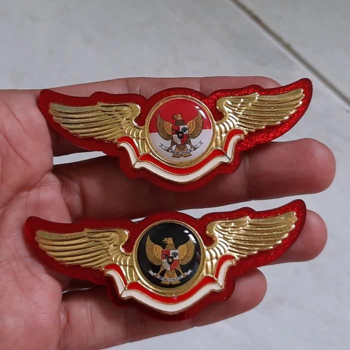 Pin Garuda Model Wing Akrilik - Kuningan Sepuh Emas