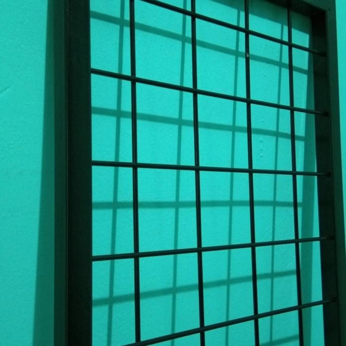 Rak bingkai mondo,rak display pajangan dinding toko atau konter