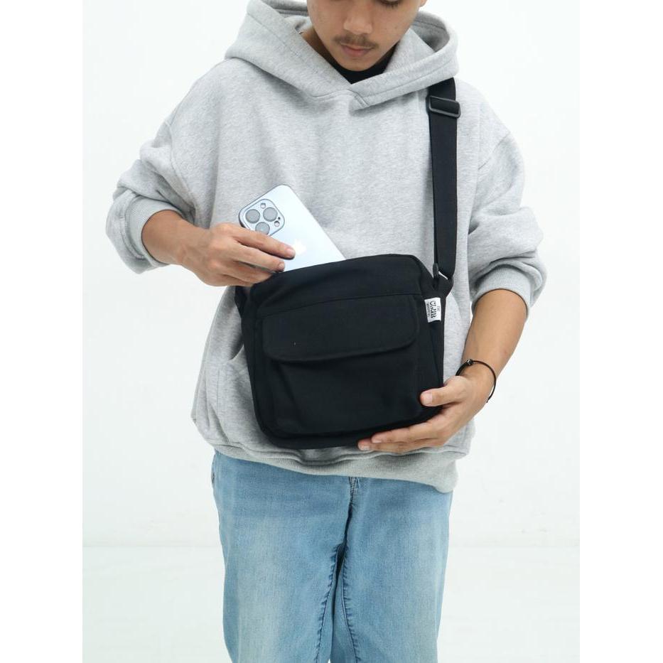 PROMO Theclub Tas Kanvas Selempang Pria - Korean Crossbody Slingbag Medium Canvas BE5T QUALITY