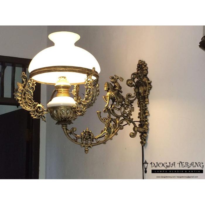 Lampu Dinding Antik Klasik Model Jawa-Betawi Hitam Promo 