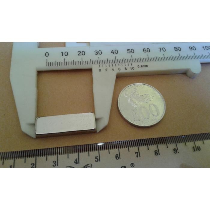 Pilihan- N52 30X10X5 Mm Magnet Neodymium Grade N52 Bentuk Kotak/ Block Blok