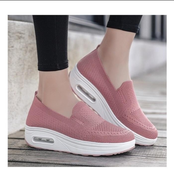 Sepatu Wanita Wedges Model Skechers Tebal 3,5 Cm Kualitas Import