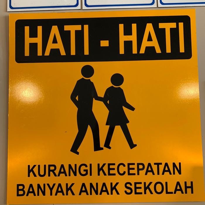 

SIGN RAMBU ARAH PETUNJUK HATI HATI KURANGI KECEPATAN