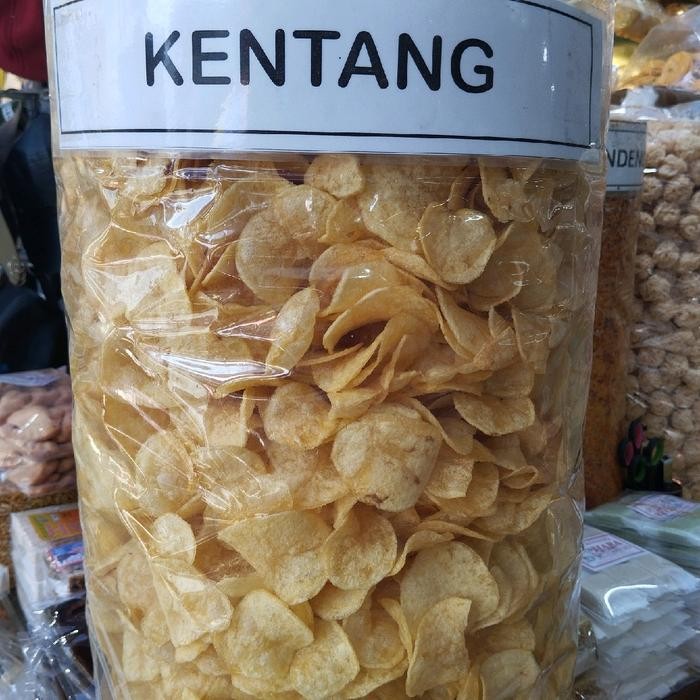 

ASLI Keripik kentang 250 g. Cemilan khas bukittinggi Camilan Makanan Food Snack Kripik Asin READY