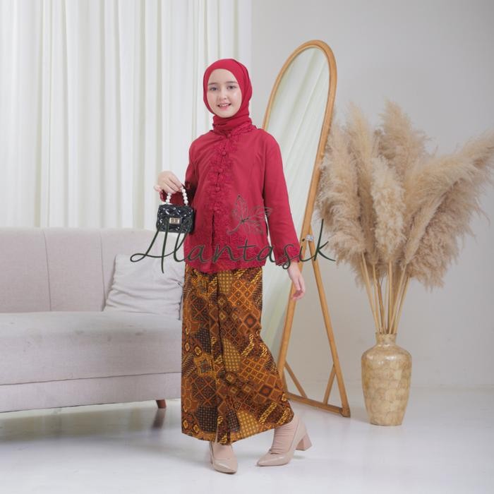 Kebaya Anak Tanggung Bordir Kebaya Encim Sekolah Anak Tk Dan Sd / Kebaya Encim Bordir Usia 9-14