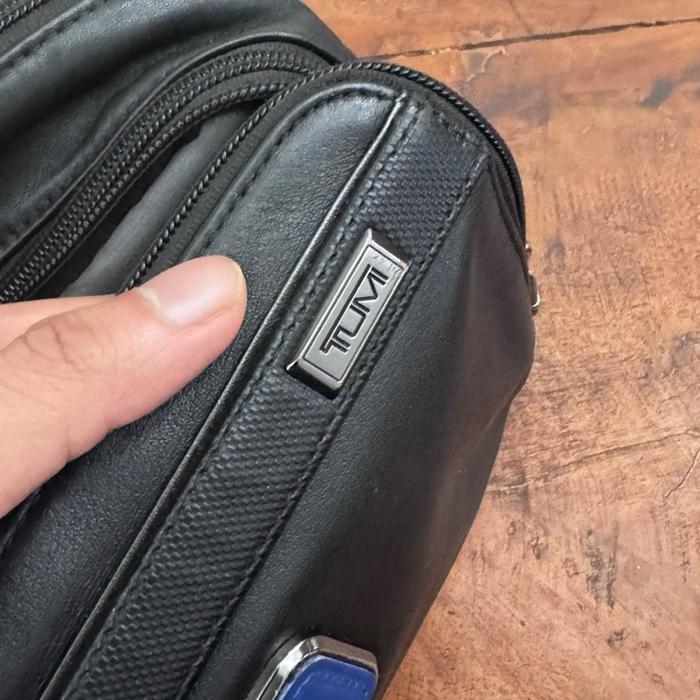 TUMI Alpha 3 Clutch Original Leather well used tas pria tangan formal Terbaru