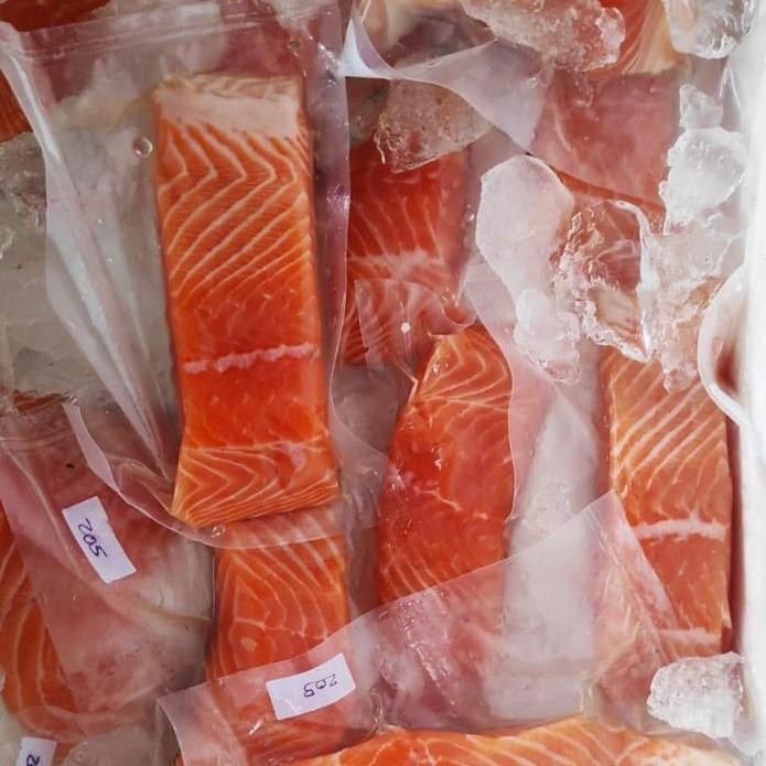 

Pilihan- Salmon Fillet Trouth 1Kg Ikan Salmon