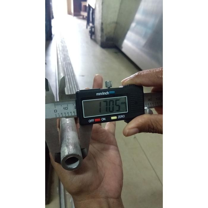 pipa seamless 304 3/8" sch 80 (od 17mm tebal 3.2mm)