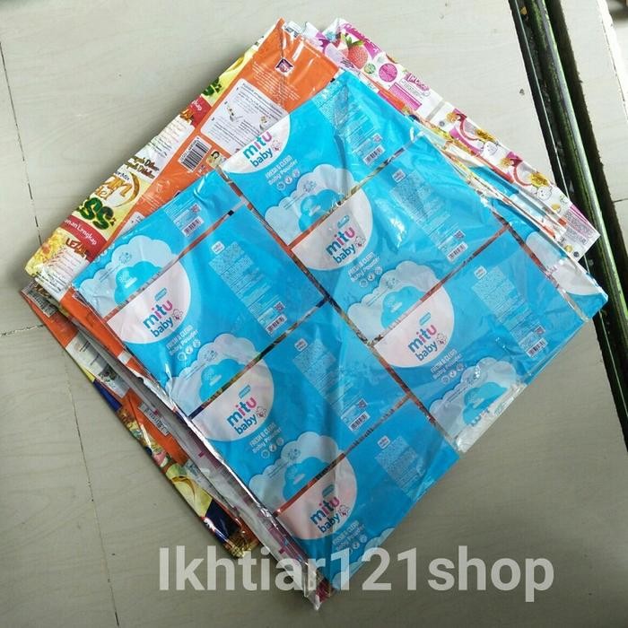 LAYANG-LAYANG MAINAN/ LAYANGAN BAHAN PLASTIK MOTIF