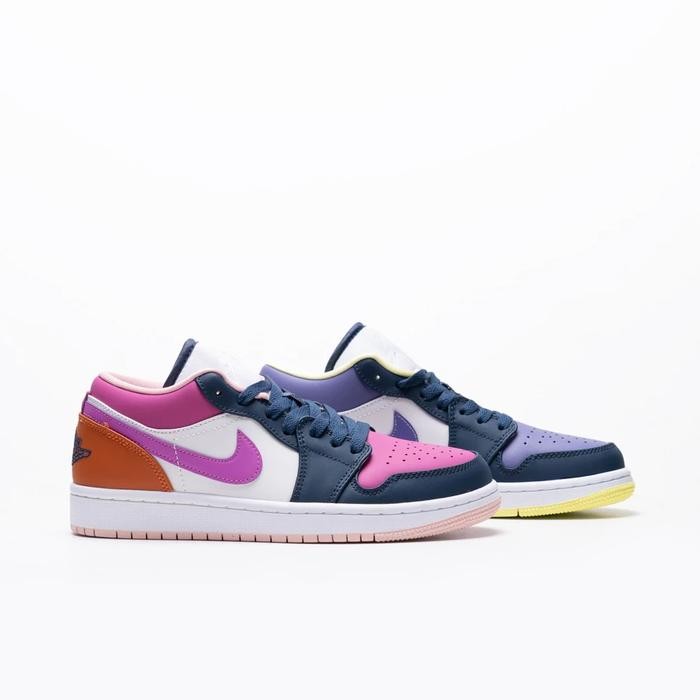 Sepatu Nike Air Jordan 1 Low SE Mismatched Purple