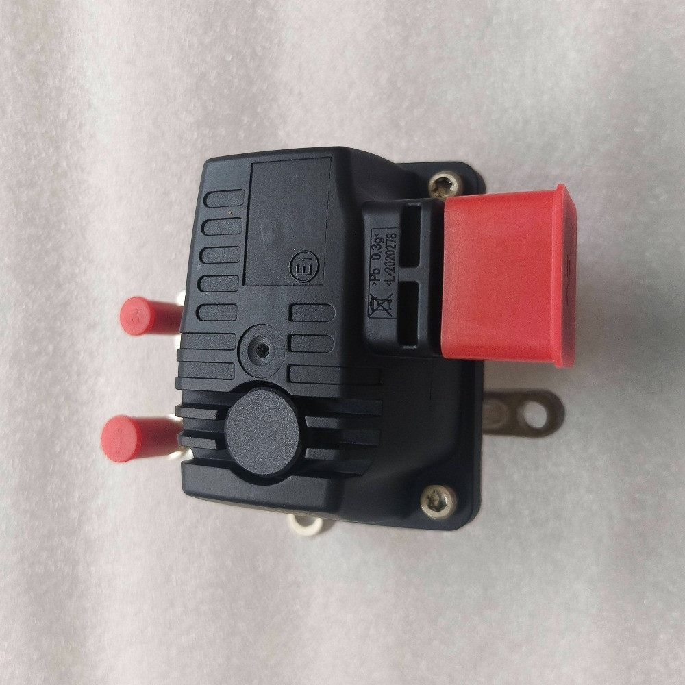 HIGH QUALITY NEW FOR 5506856 DIESEL MOTOR ONDERDELEN DOSER ADBLUE UREUM POMP INJECTOR NOZZLE