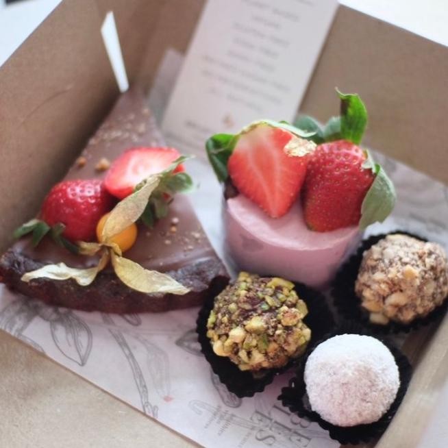 

Pilihan- Vegan Bundles Package Box