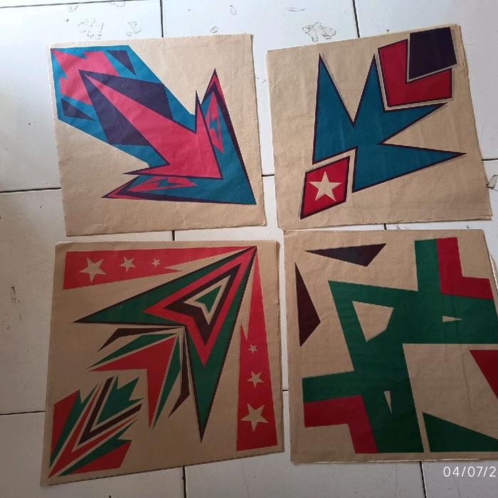 

kertas layangan sablon 2warna 100 lembar A "hanya kertasnya saja