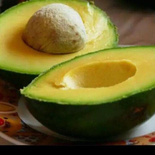 Pilihan- Alpukat Mentega Miki 1 Kg Sayurbox