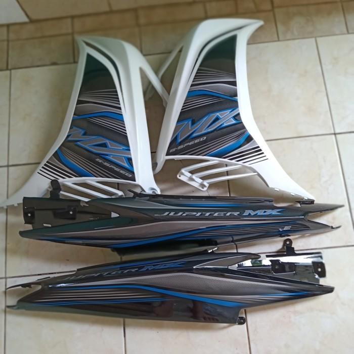 Body Plus Sayap Jupiter Mx New Hitam Putih